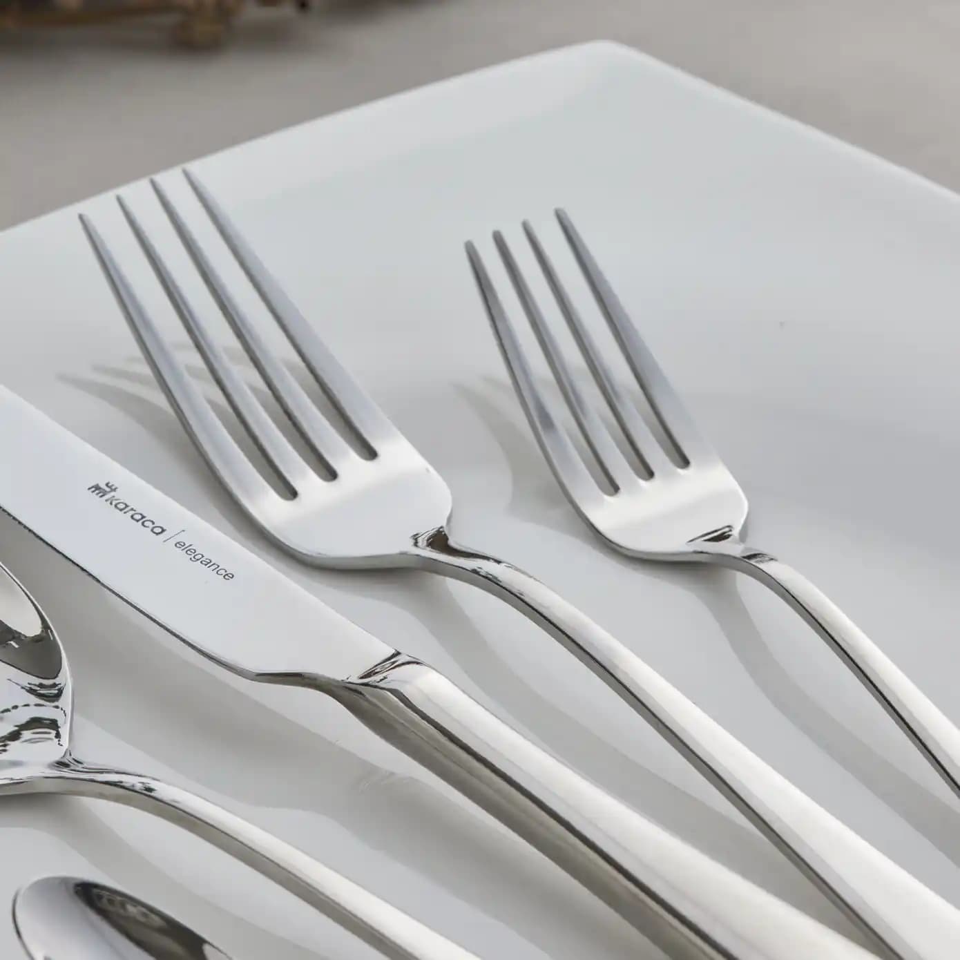 Karaca Silas 60 Parça Elegance Çocuk Kutulu ile Şık ve Fonksiyonel Oda Dekorasyonu