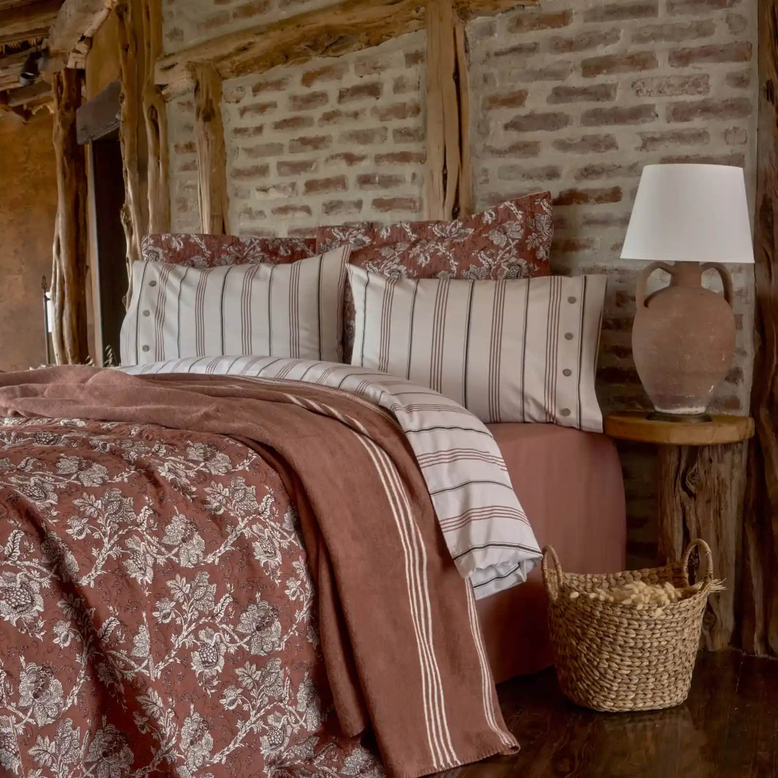 Karaca Winter Set ile Kış Aylarında Ev Dekorasyonunda Şıklık ve Konforun Buluşması