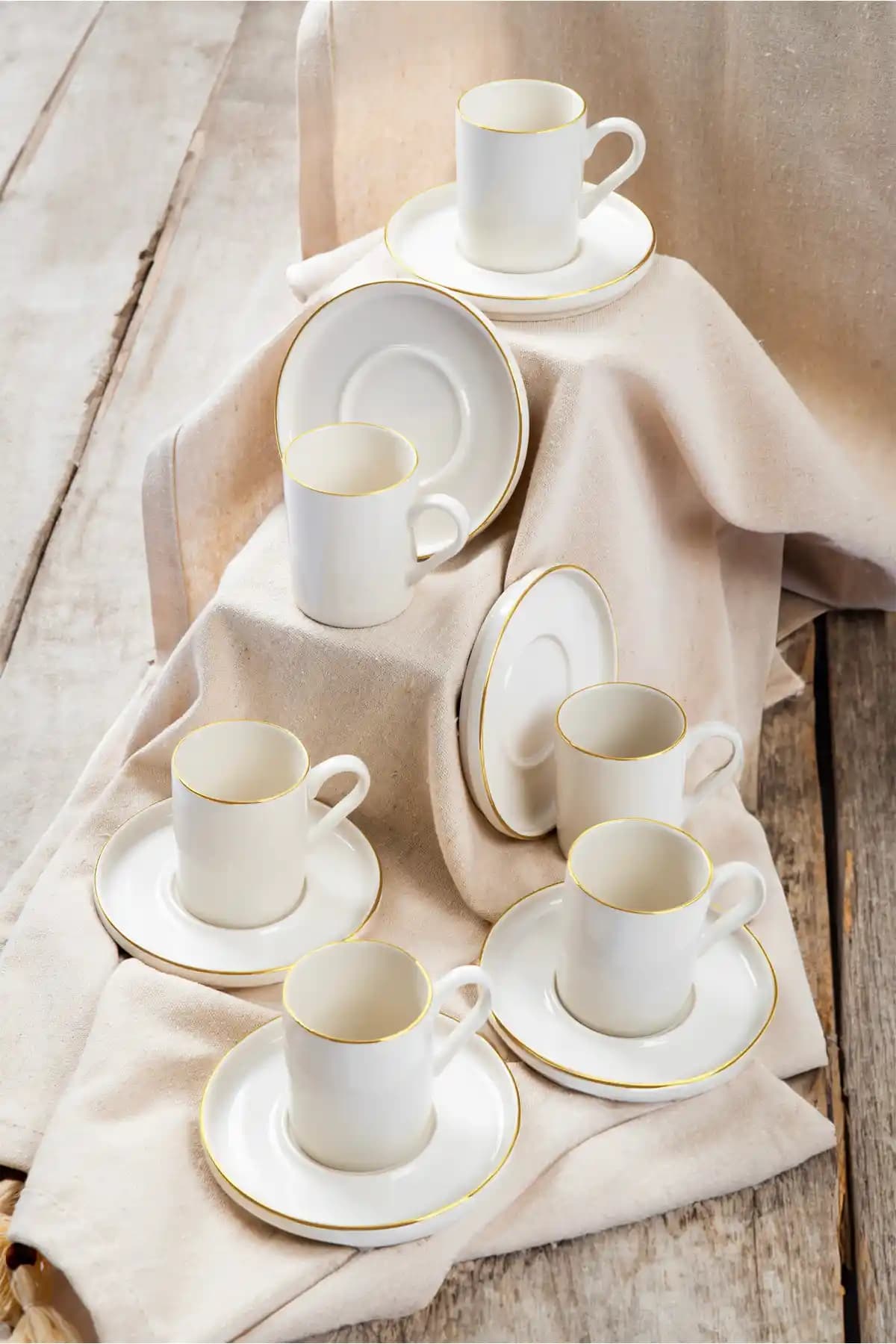 Karaca yalızlı kahve fincanı: şık ve zarif dekoratif kahve takımı seçeneği