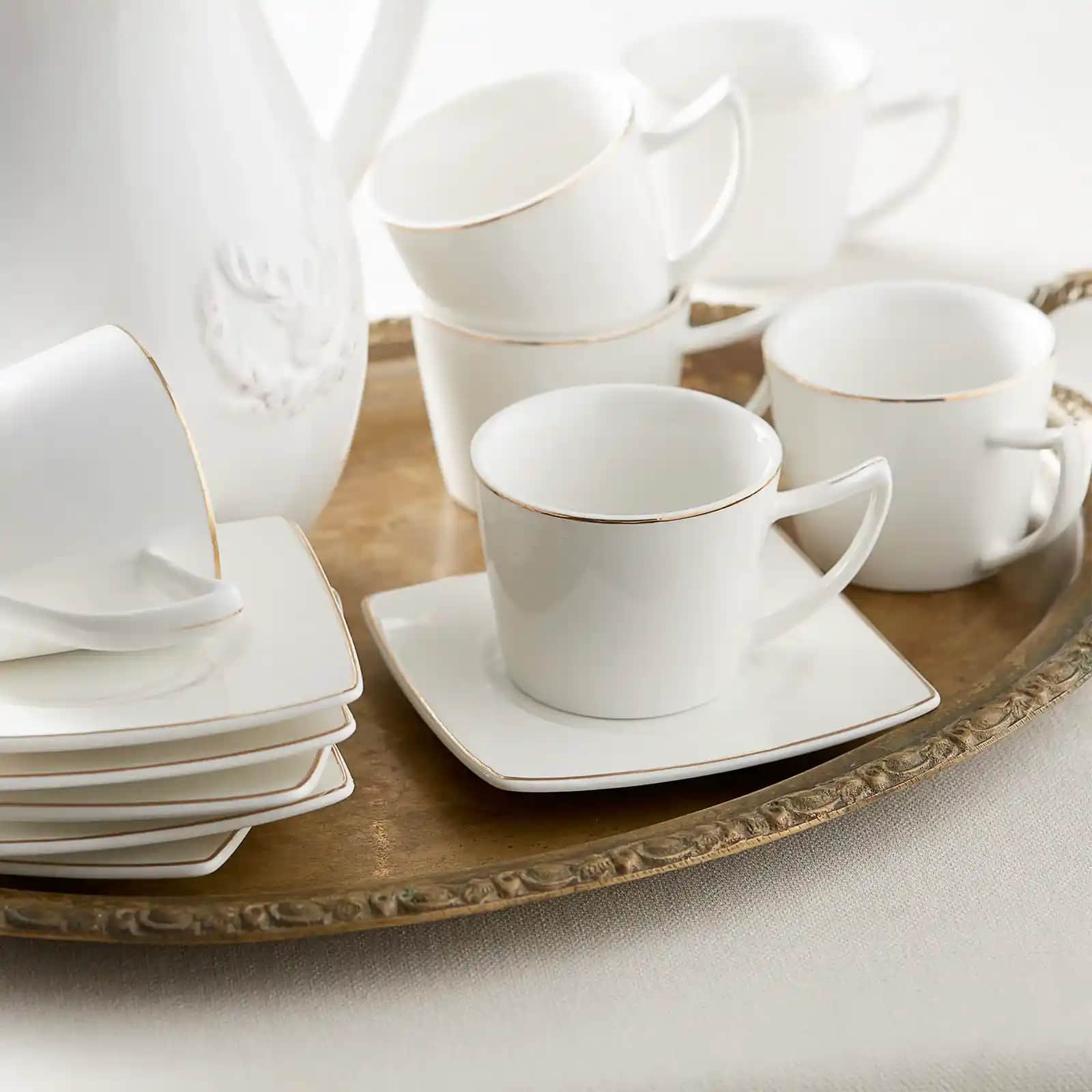 Kare Fincan Takımlarıyla Modern Dekorasyon ve Estetik Sunum Çözümleri