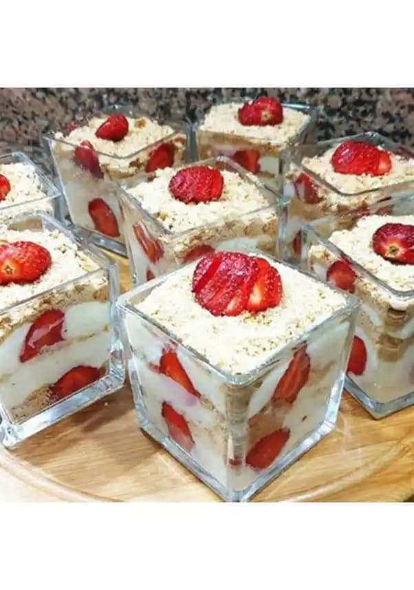 Kare Magnolia Kasesi ile Modern ve Zarif İç Mekan Dekorasyonu Nasıl Yapılır