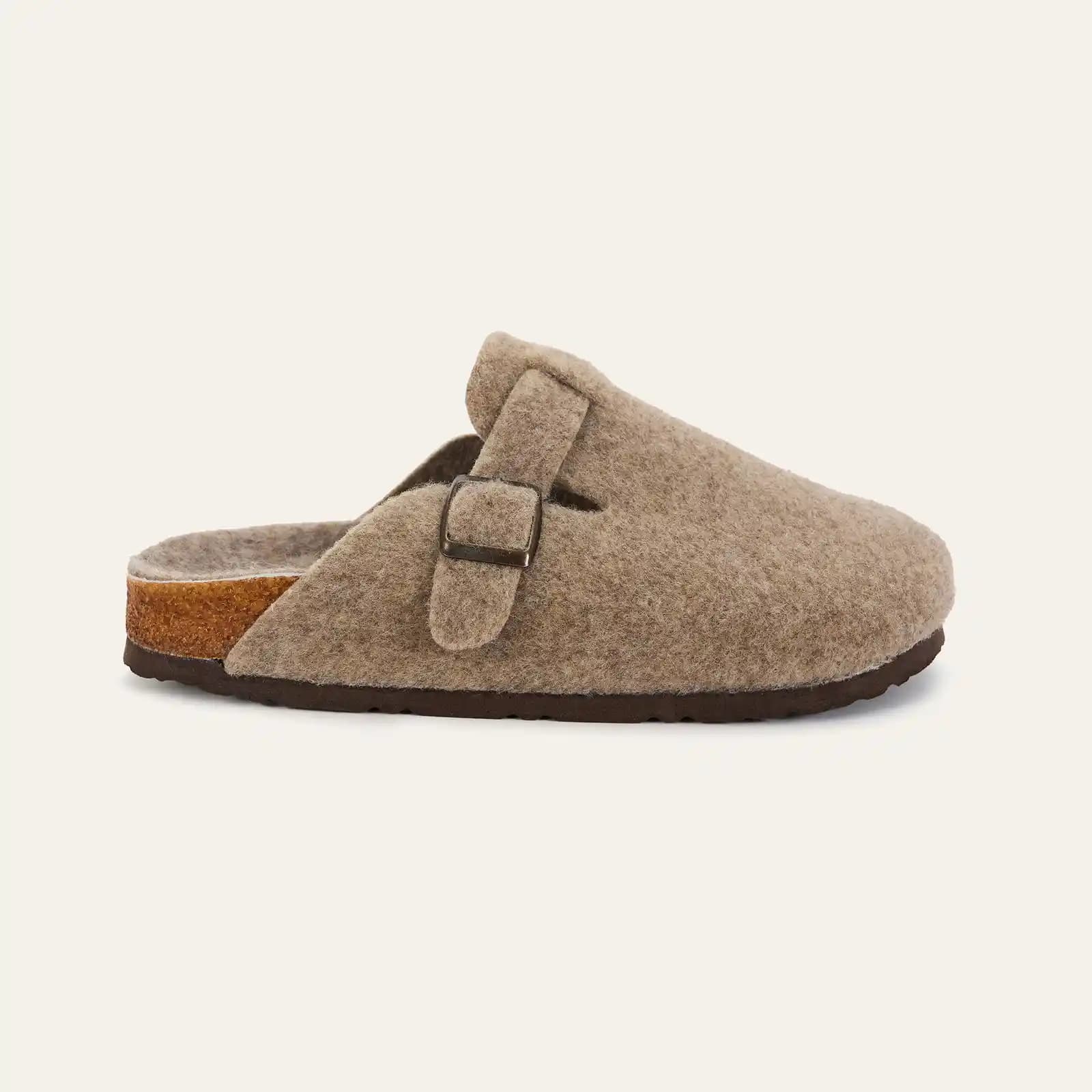 Keçe Terliklerin Estetik ve Konfor Sağlayan Özellikleri ve Dekorasyondaki Yeri