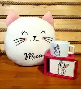 Kedili Eşyalarla Ev Dekorasyonunda Şıklık ve İşlevselliği Bir Arada Yaratın