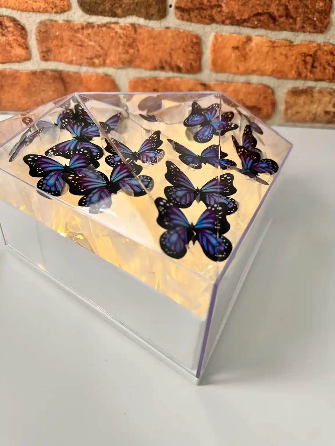 Kelebek Sembolleri ve Motifleri: Mobilya ve Dekorasyonda Anlamlı Şıklık