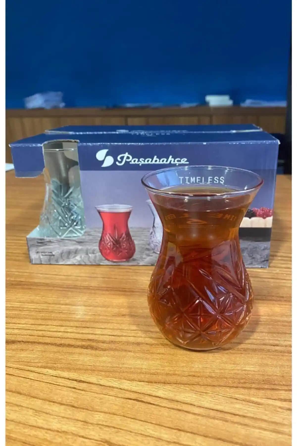 Kesme Çay Bardağı ile Dekorasyon ve Mobilyada Şıklığın Detayları