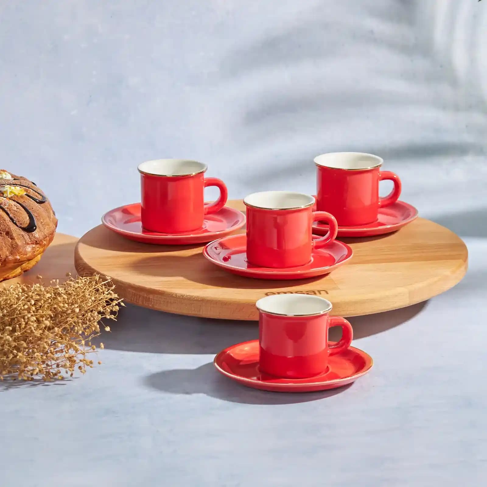 Kırmızı Fincanın Dekorasyondaki Gücü ve Kullanım Alanları Hakkında Detaylı Rehber