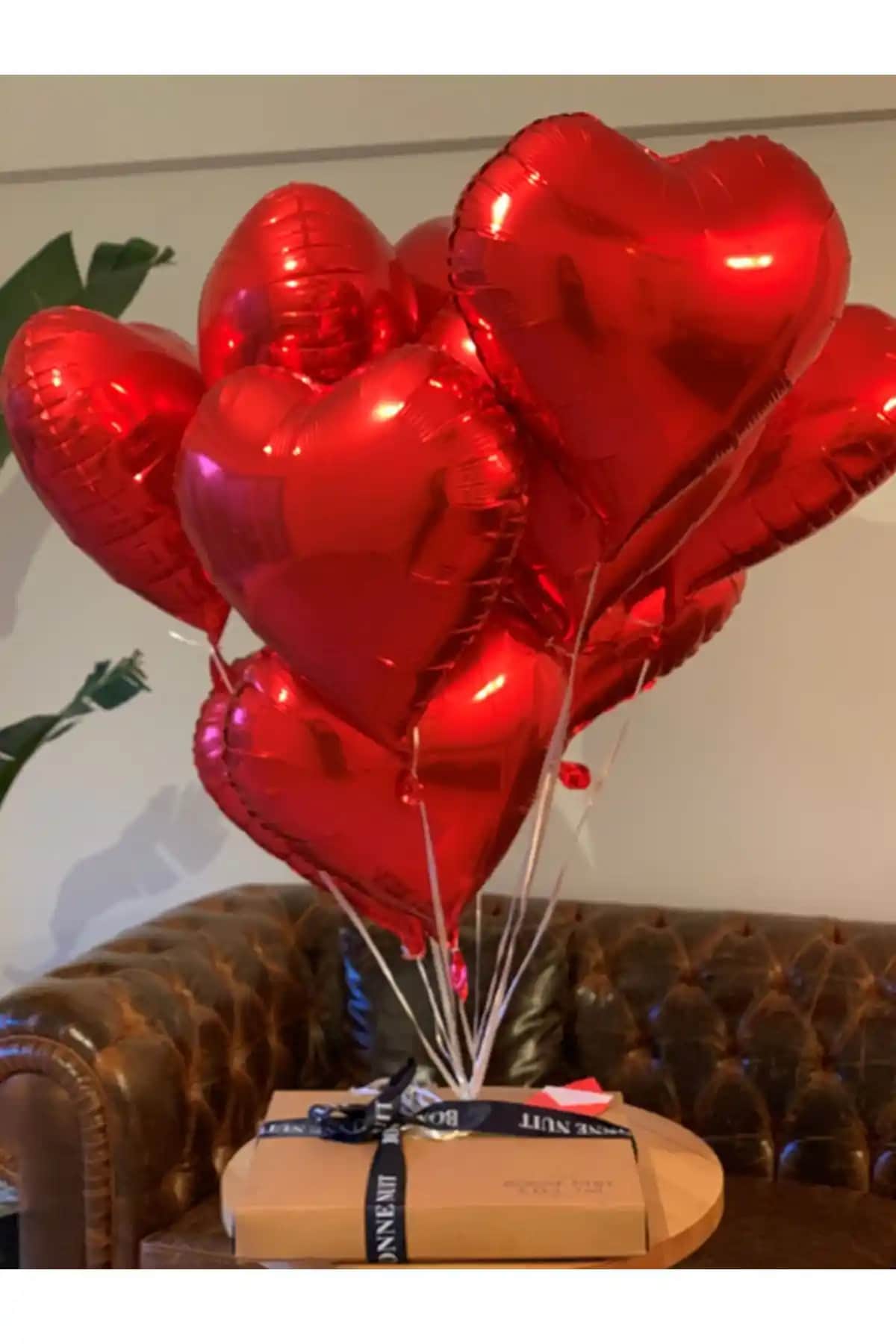 Kırmızı Kalp Balonlarıyla Romantik ve Neşeli Dekorasyon Fikirleri