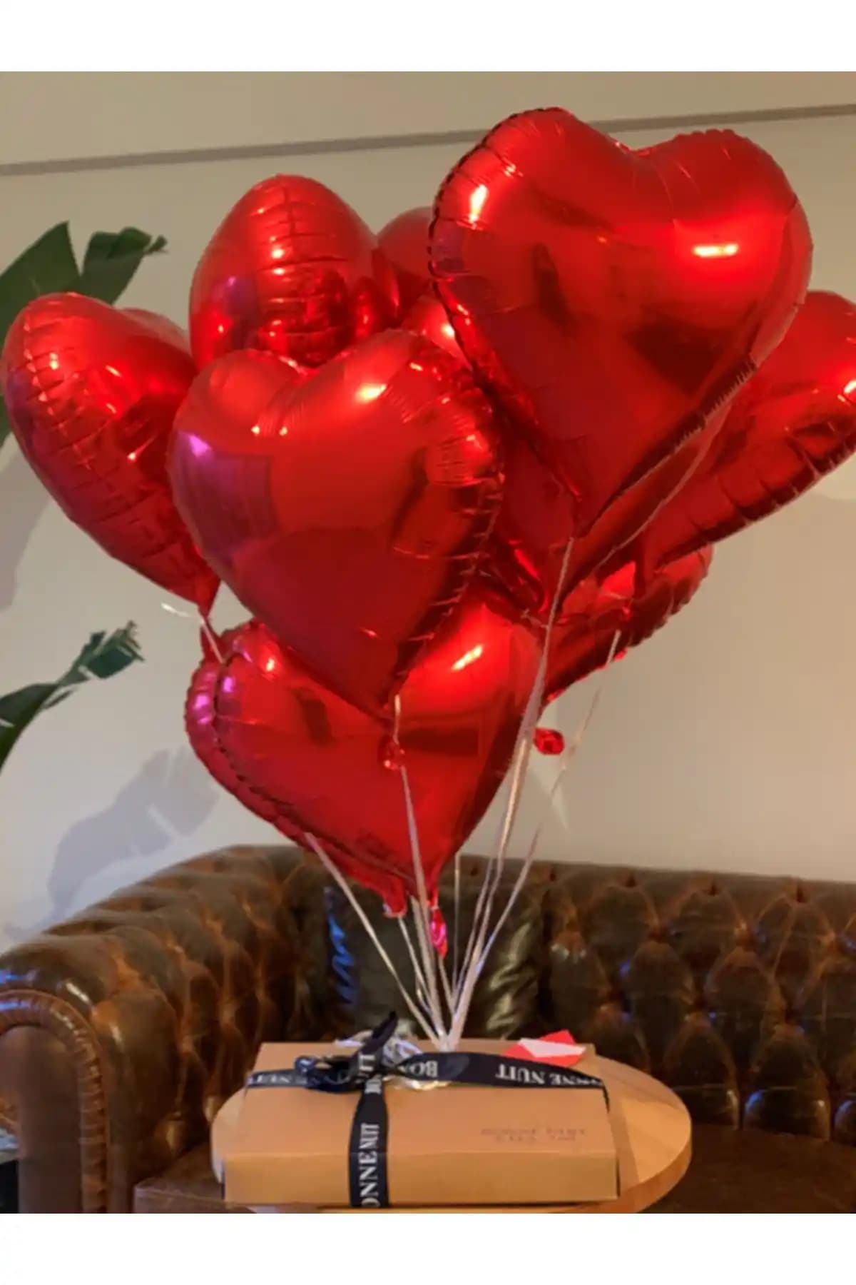 Kırmızı Kalp Balonlarıyla Romantik ve Neşeli Dekorasyon Fikirleri