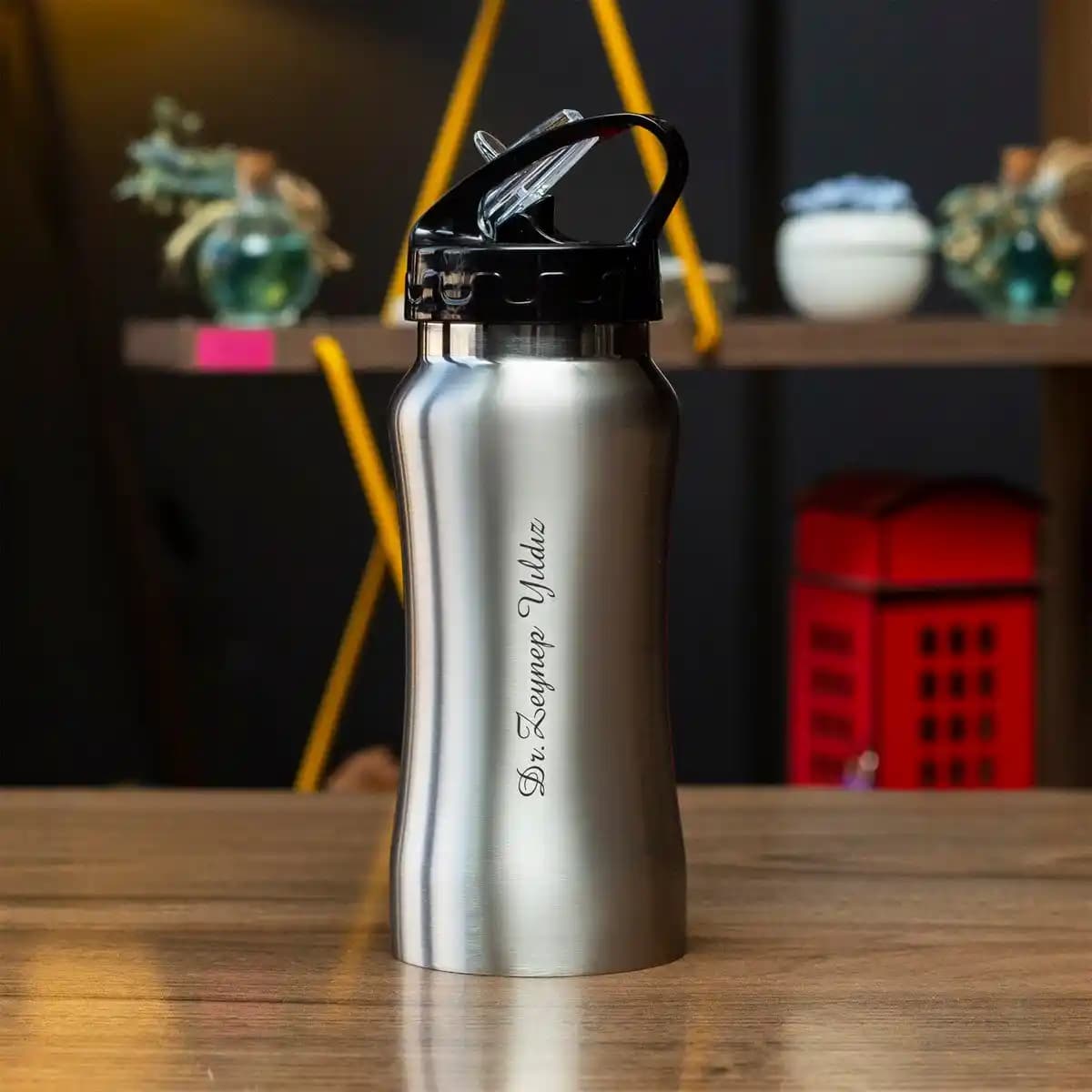 Kişiye Özel Matara ile Dekorasyon ve Mobilyada Şıklık ve Fonksiyonellik