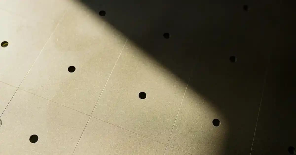 Kıyafet Dolabında Kötü Kokuları Gidermenin Etkili ve Doğal Yöntemleri