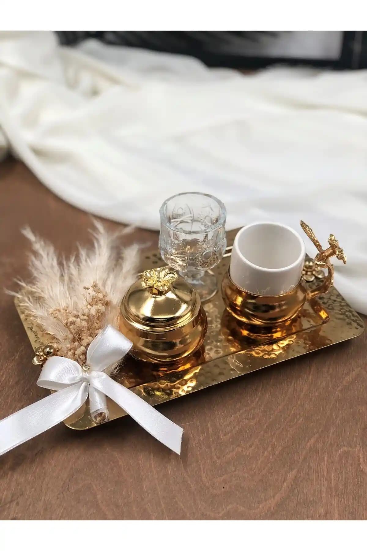 Kız İsteme Kahve Tepsisi Dekorasyonu: Geleneksel ve Modern Trendler Rehberi