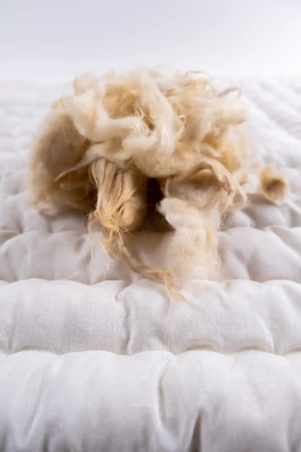 Koyun Yünü Yorgan ile Evinizde Doğal ve Sağlıklı Uyku Ortamı Yaratın