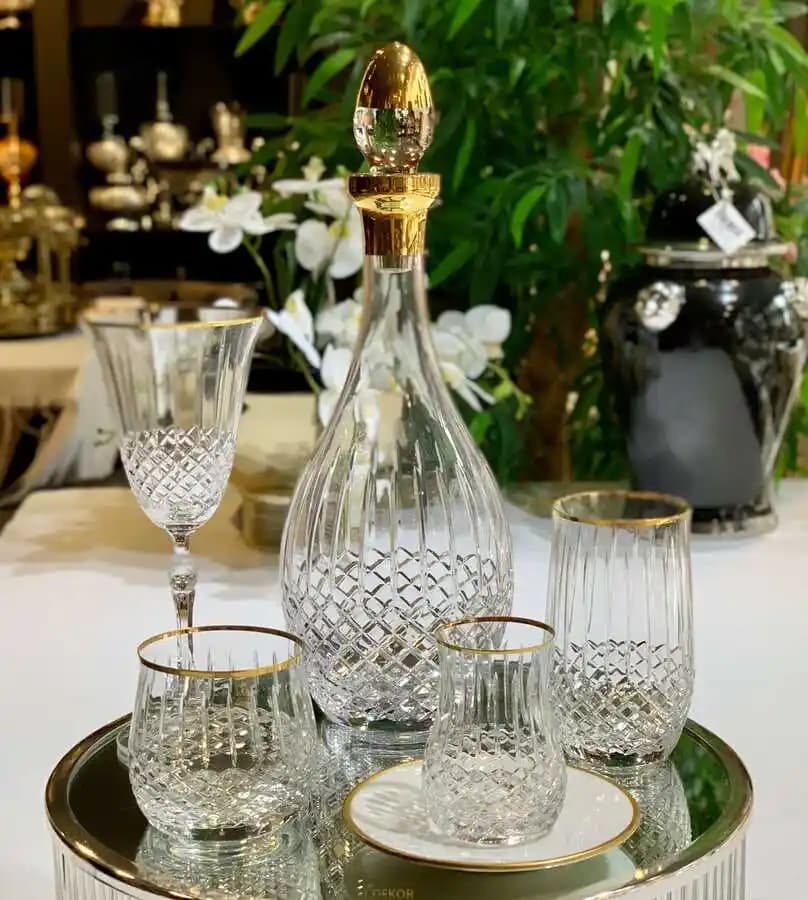 Kristal Bardaklar Dekorasyonda Zarafet ve Fonksiyonelliğin Birleşimi