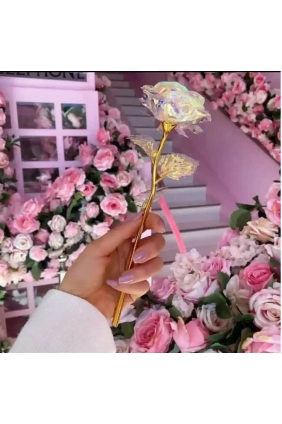 Kristal Gül ile Dekorasyonda Zarafet ve Doğallık Yaratmanın Yolları