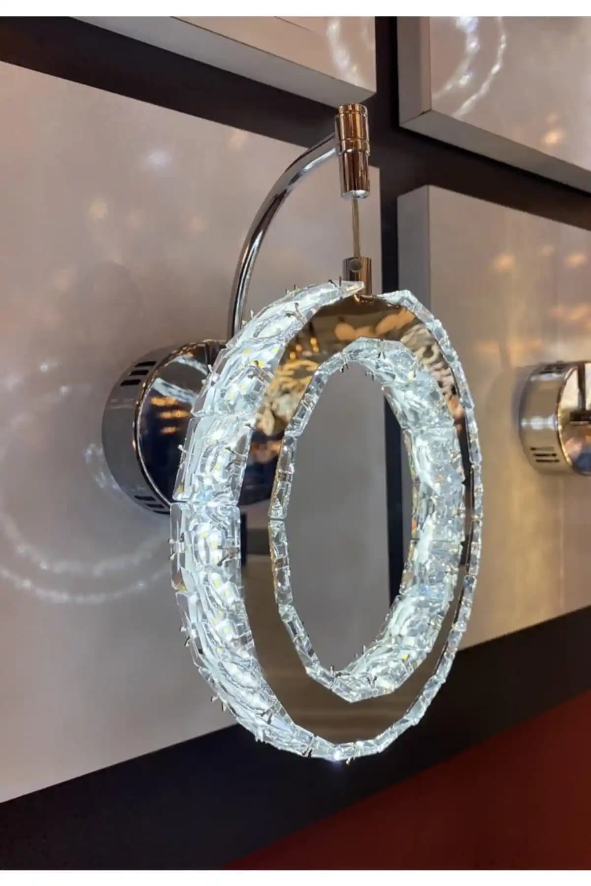 Kristal Taşlı Aplik Modelleri ile Dekorasyonda Zarafet ve Şıklık Yaratın