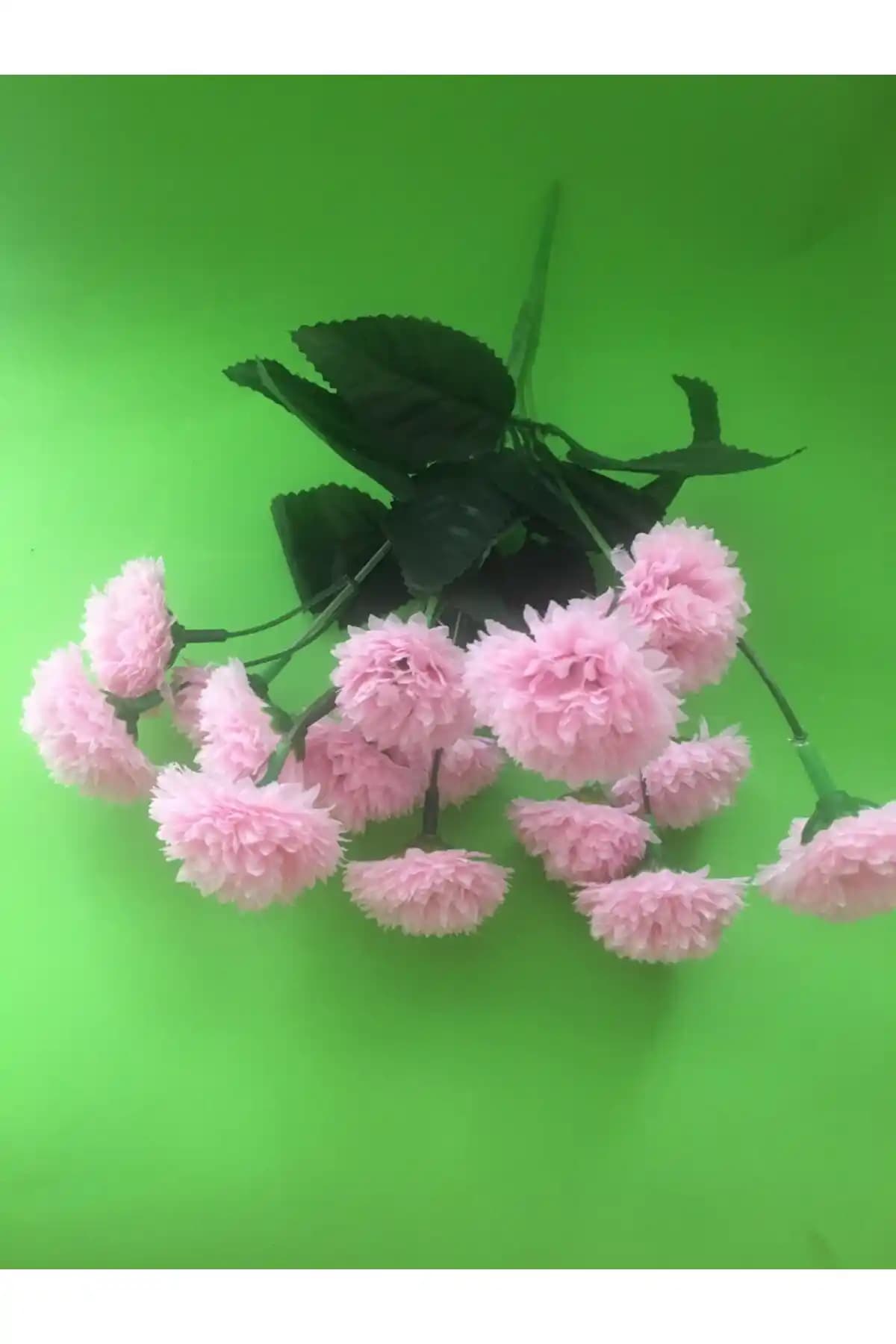 Küçük Demet Çiçeklerle Ev Dekorasyonunu Şık ve Zarif Hale Getirme Yöntemleri