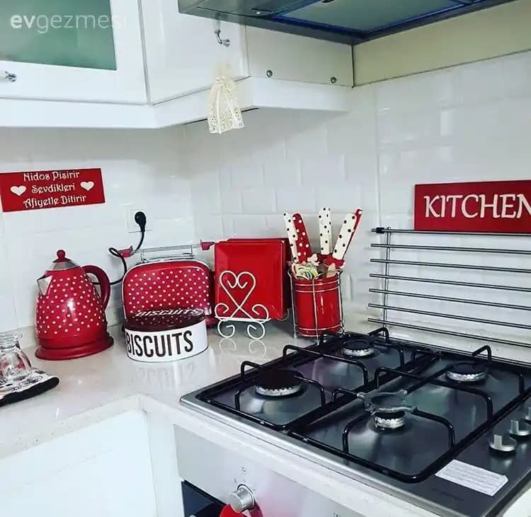 Küçük Ev Aksesuarlarıyla Dekorasyonunuzu Geliştirin ve Mekânlara Şıklık Katın