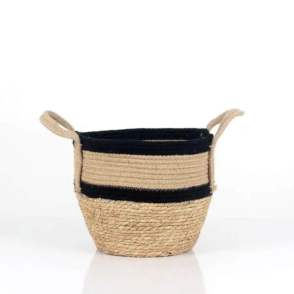 Küçük Hasır Sepetler ile Ev Dekorasyonunda Şıklık ve Fonksiyonellik Sağlama