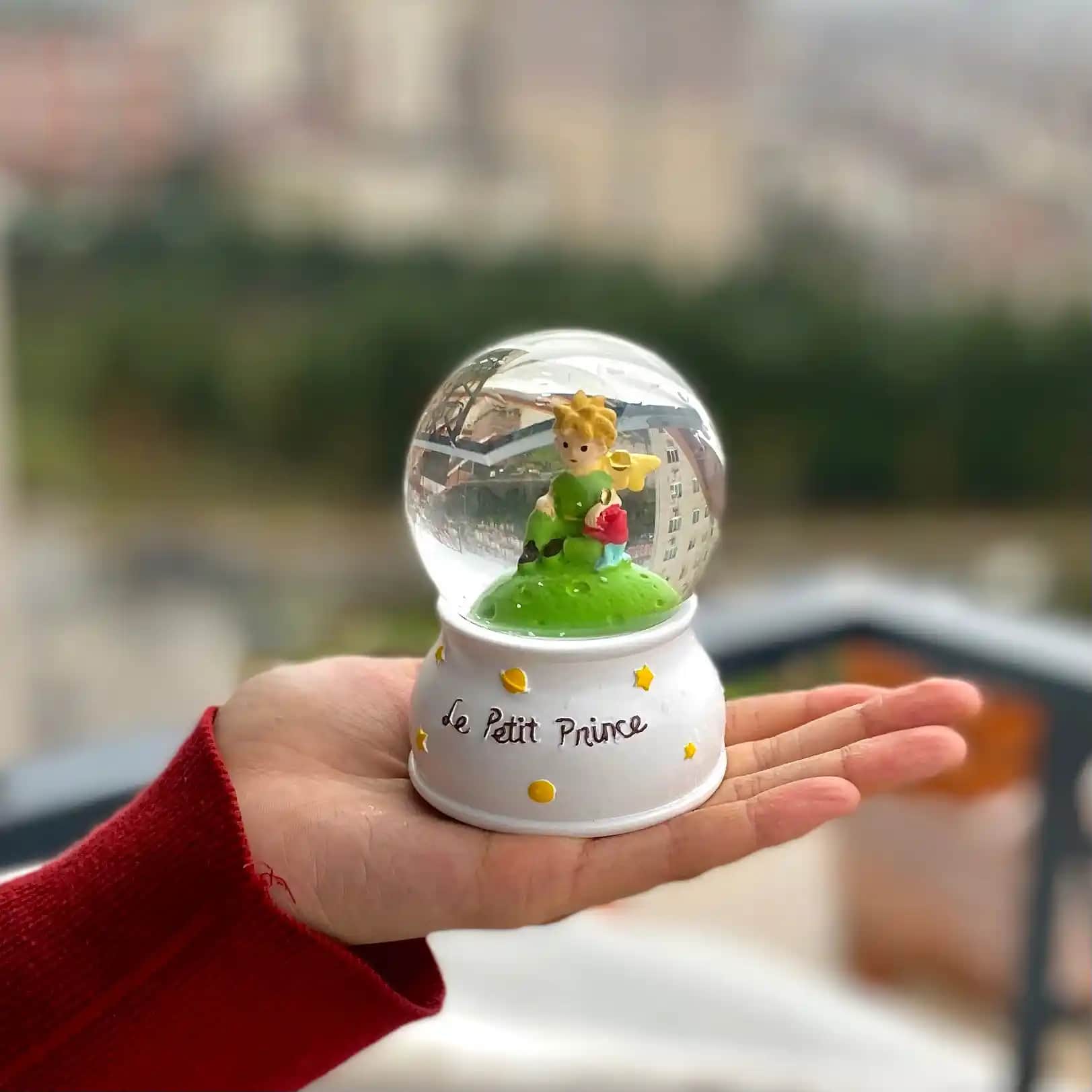 Küçük Kar Küresi ile Şık ve Nostaljik İç Mekan Dekorasyonu Fikirleri