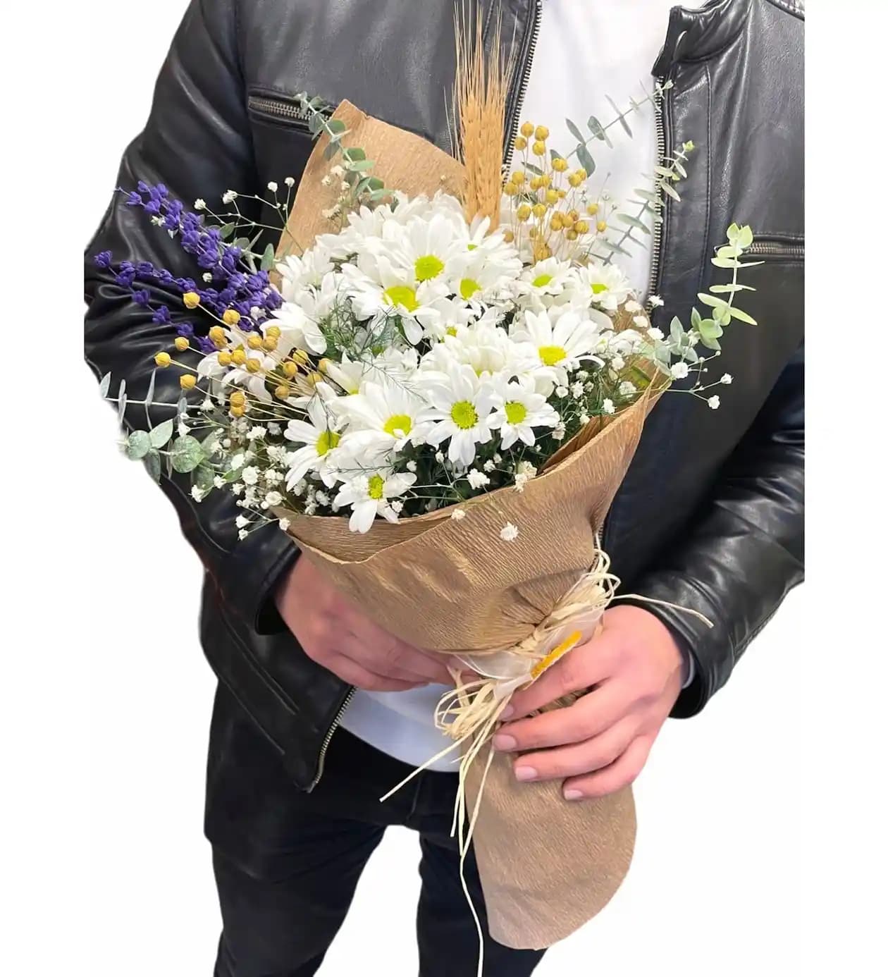 Küçük Papatya Buketleri ile Dekorasyonda Doğal ve Zarif Dokunuşlar