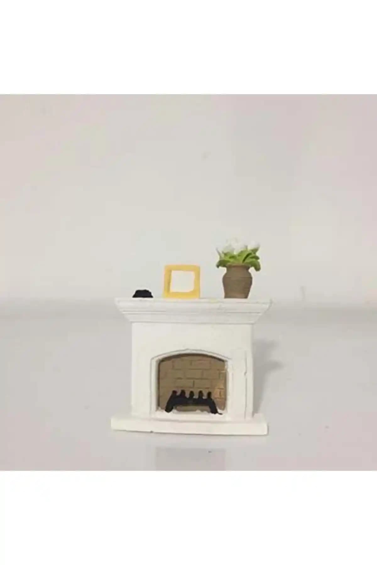 Küçük Şömine Dekorasyonunda Modern ve Estetik Çözümler Sunar