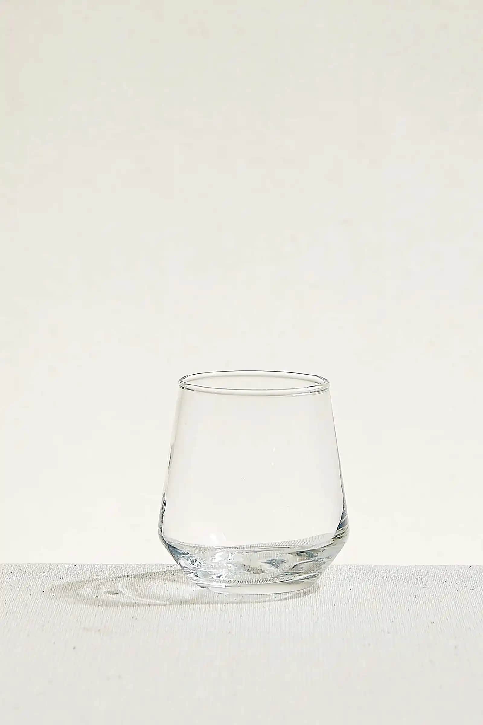 Küçük Su Bardağı Dekorasyonda Kullanım İpuçları ve Tarz Seçenekleri