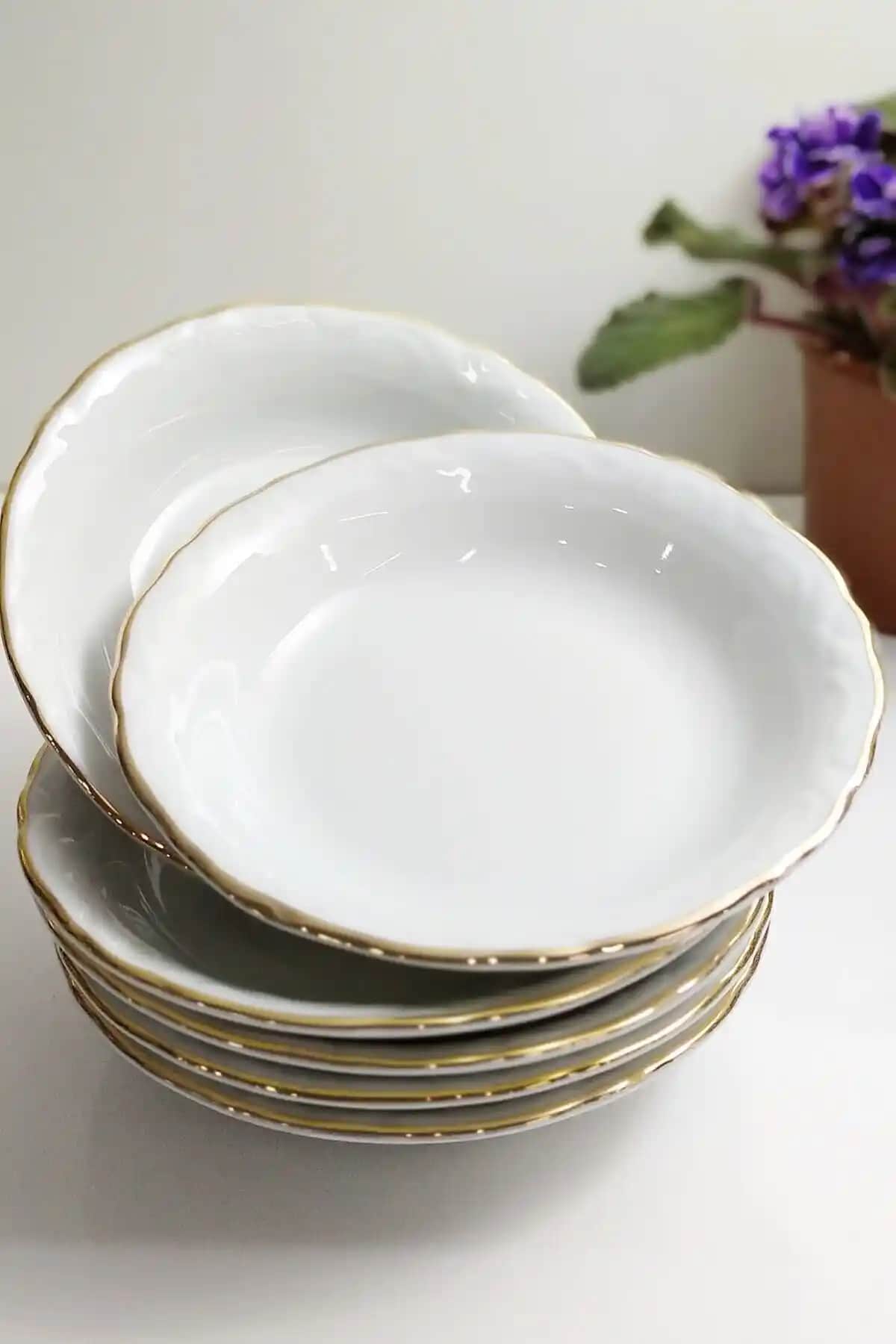 Küçük Yemek Tabağı Seçenekleri ve Dekorasyon İpuçlarıyla Sofralarınızı Zenginleştirin