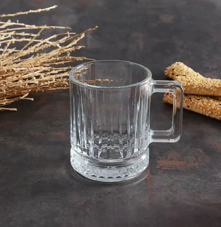 Kulplu Bardaklar Dekorasyon ve Mobilya Dünyasında Şıklık ve İşlevselliğin Buluşması