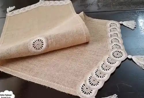 Kumaş Runner Modelleri ile Masa Dekorasyonunda Şıklık ve Fonksiyonellik