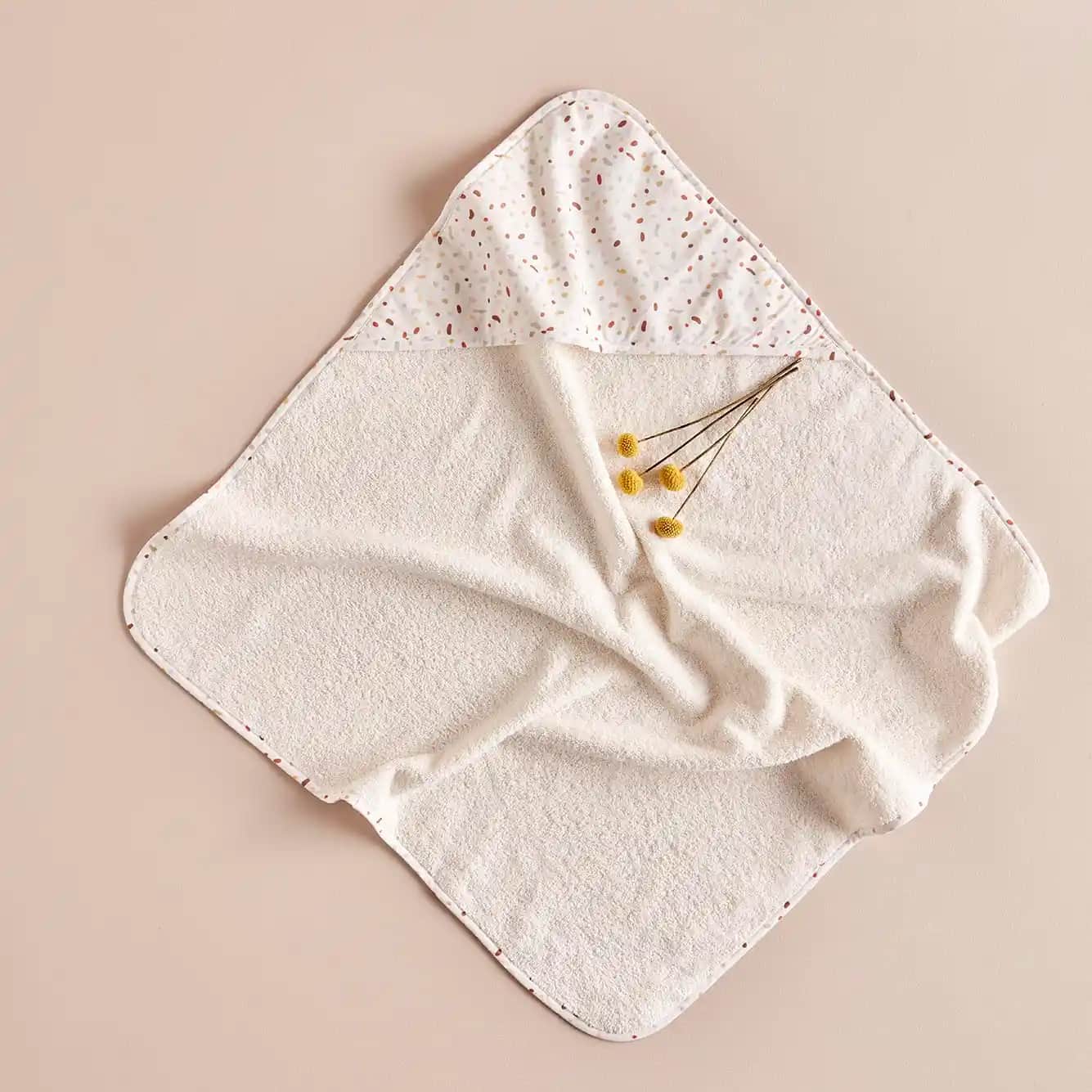 Kundak Havlu Seçimi ve Bebek Bakımında Estetik ile Konforun Buluşması