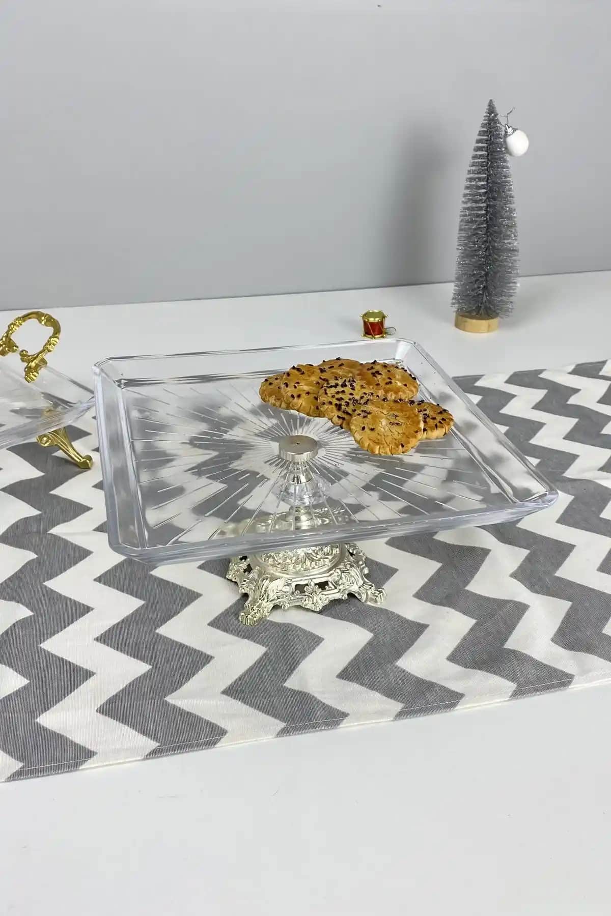 Kurabiye Servis Tabağı Seçimi ve Dekorasyonda Kullanım İpuçları