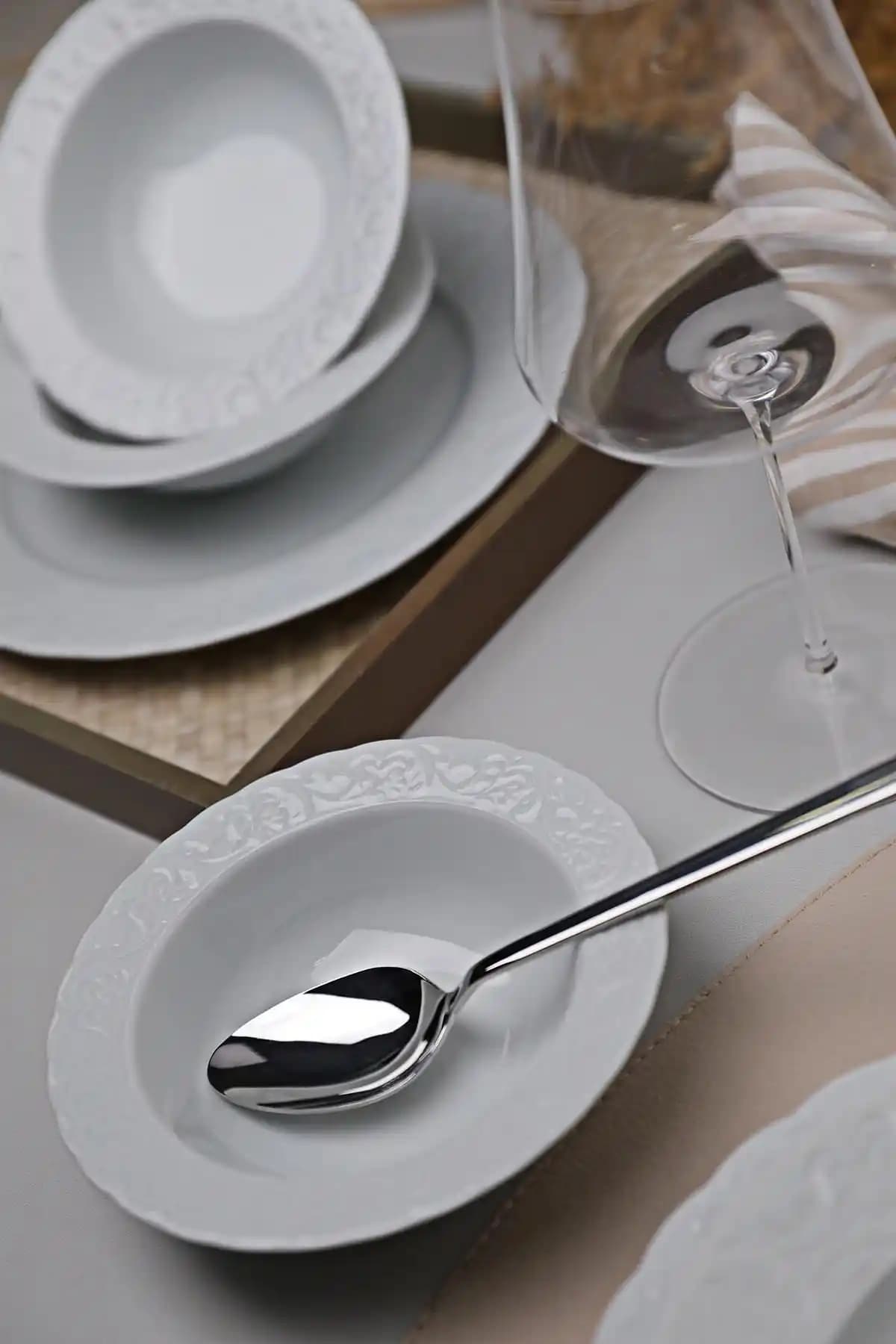 Kütahya Porselen Başak Yemek Takımı: Estetik ve Dayanıklı Sofra Koleksiyonu