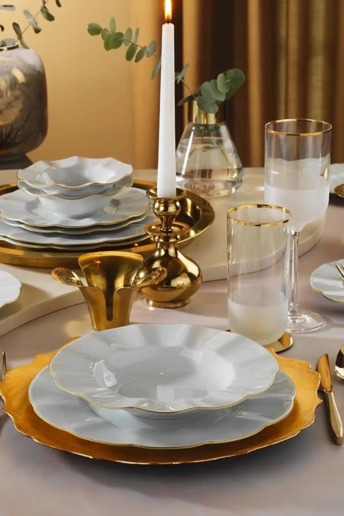 Kütahya Porselen Nil Yemek Takımı: Estetik ve Dayanıklılığıyla Sofralarda Şıklık