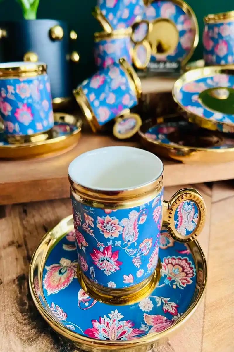 Lacivert Kahve Fincanlarıyla Modern ve Şık Ev Dekorasyonu İpuçları 2023