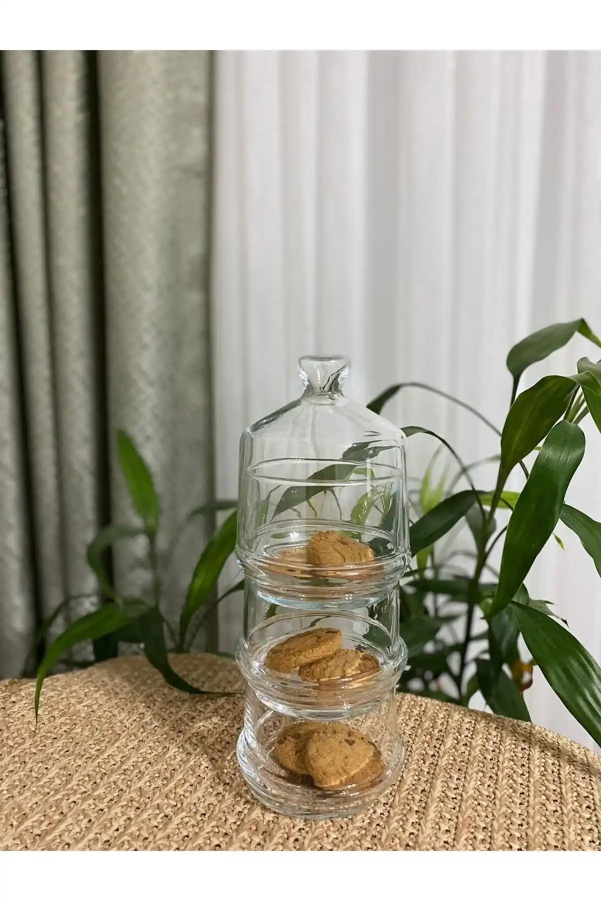 Lav Üç Katlı Sunumluklar ile Şık ve Fonksiyonel Dekorasyon Çözümleri