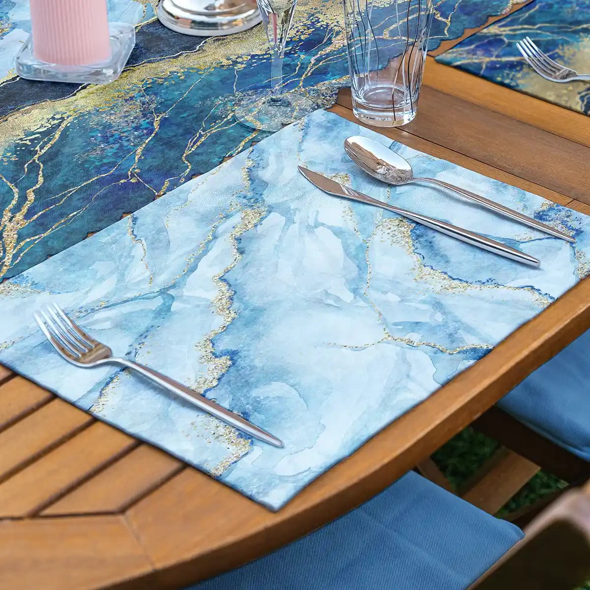 Mavi Amerikan Servisleri ile Modern ve Şık Masa Dekorasyonu Trendleri