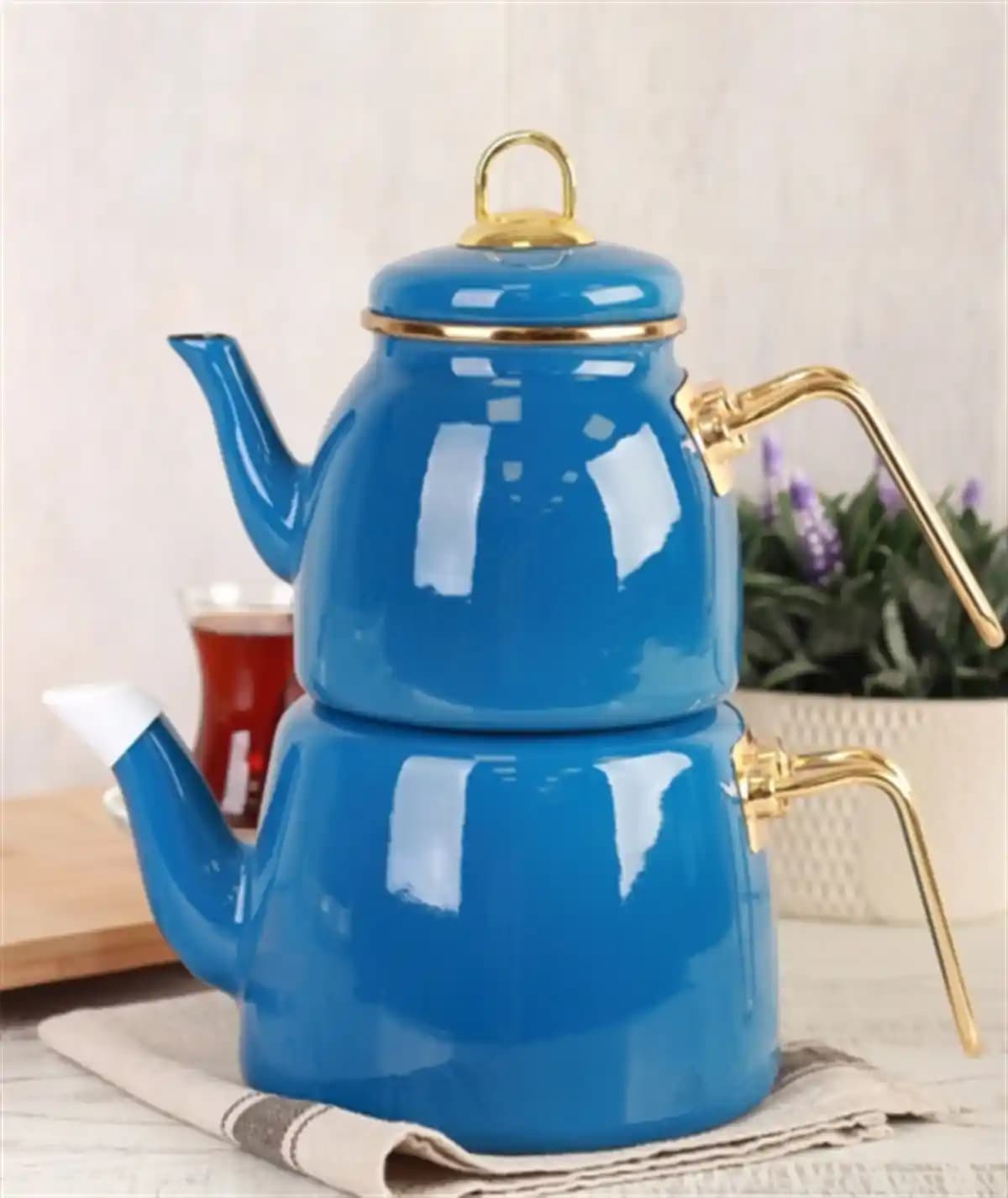 Mavi Çaydanlık ile Modern ve Şık Dekorasyon Fikirleri ve Kullanım İpuçları