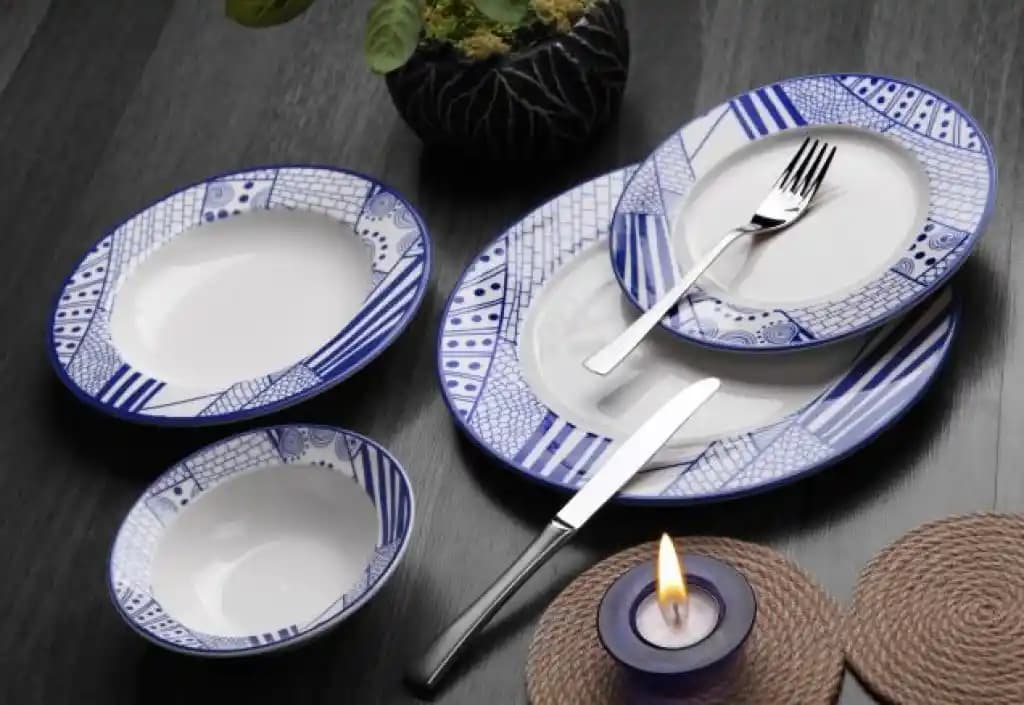 Mavi Desenli Yemek Takımları ile Evinize Şıklık Katın ve Sofralarınızı Güzelleştirin