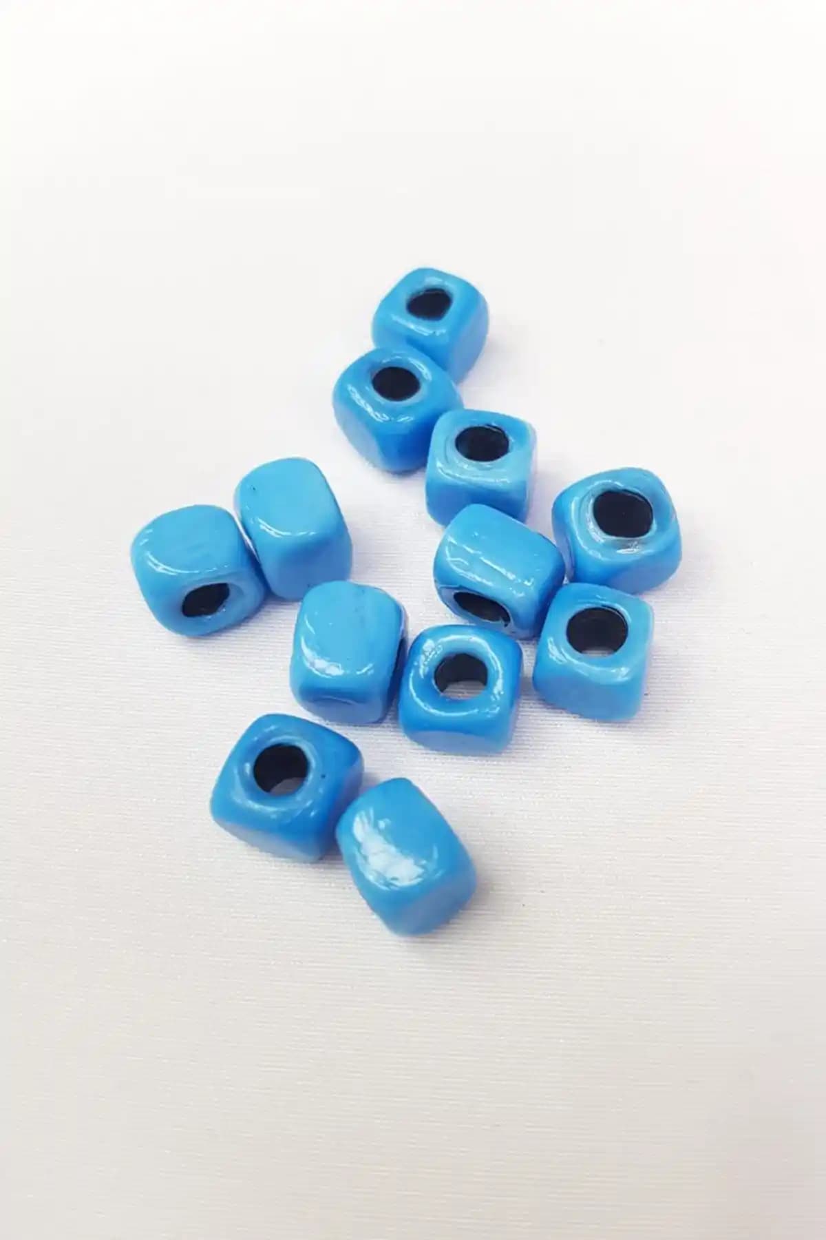 Mavi Takı ile Dekorasyon ve Mobilyada Şıklık: Renk ve Stil Düşünceleri