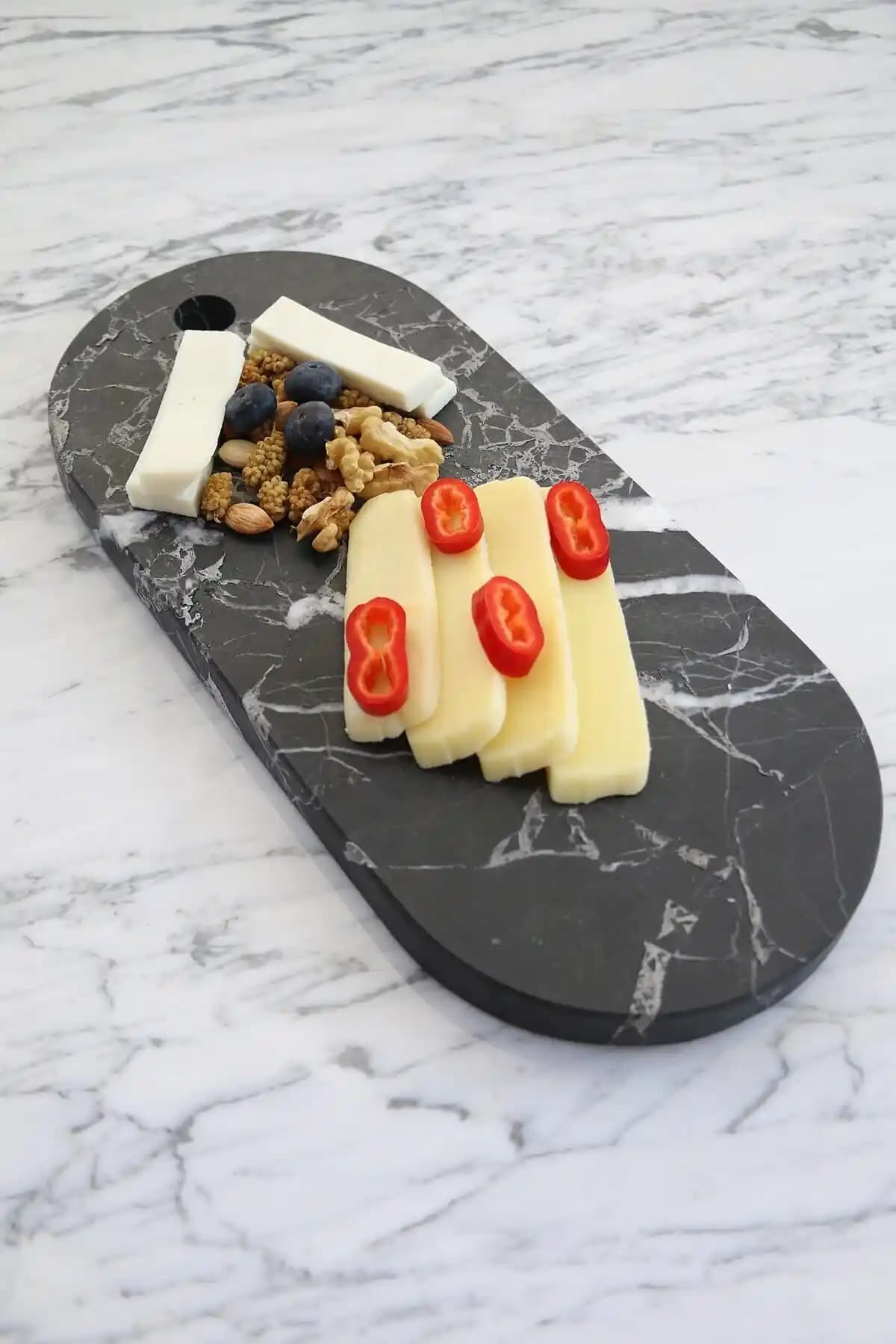 Mermer Peynir Tabağı Seçimi ve Dekorasyon İpuçlarıyla Sofralarınıza Şıklık Katın