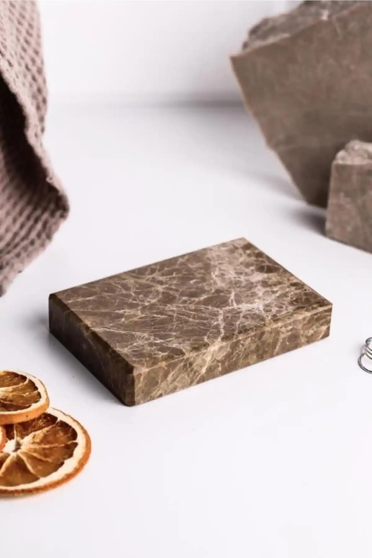 Mermer Sabunluklar: Estetik ve İşlevselliği Bir Arada Sunan Dekoratif Seçenekler