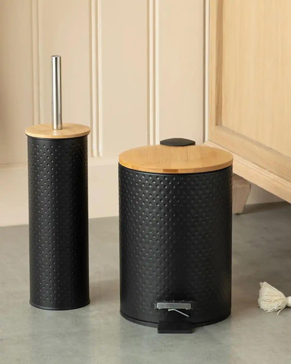 Metal Banyo Çöp Kovası Seçenekleri ve Modern Dekorasyon İpuçları