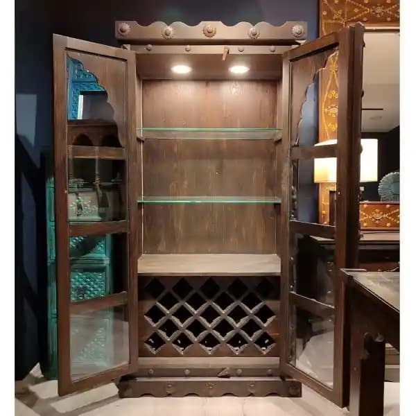 Metal Büfelerle Modern Dekorasyon ve Dayanıklılığı Bir Arada Yakalayın