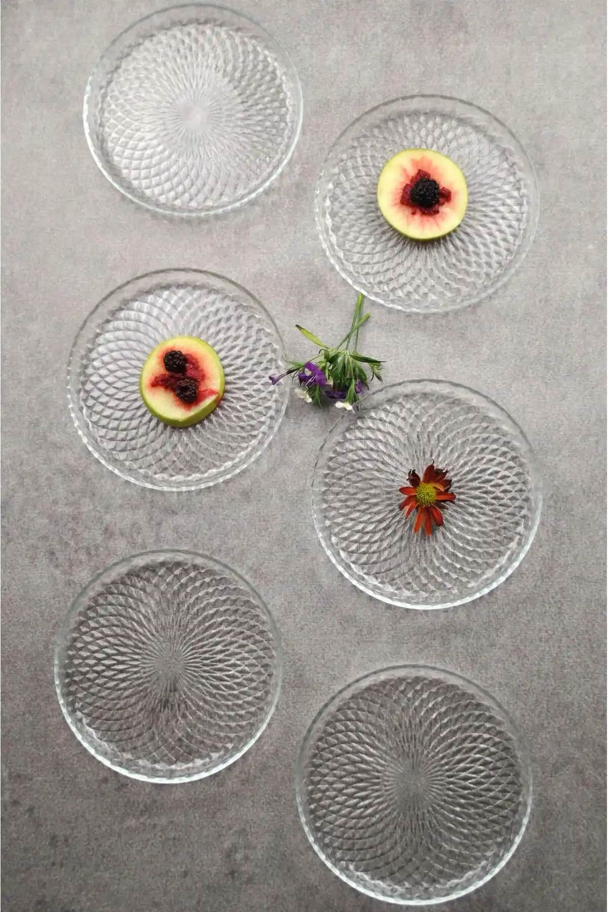 Mini Tatlı Tabağı Seçenekleri ve Dekorasyonda Kullanım İpuçları