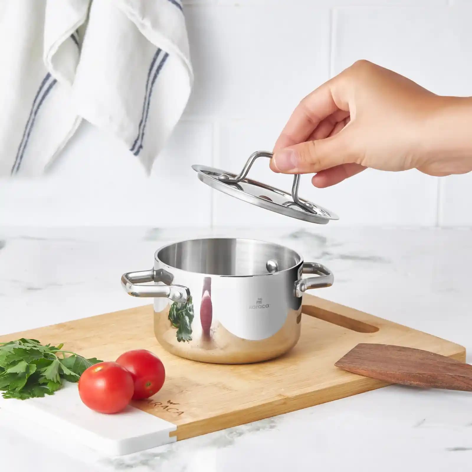 Minik Tencerelerle Dekorasyon ve Mobilyada Estetik ve Fonksiyonel Çözümler