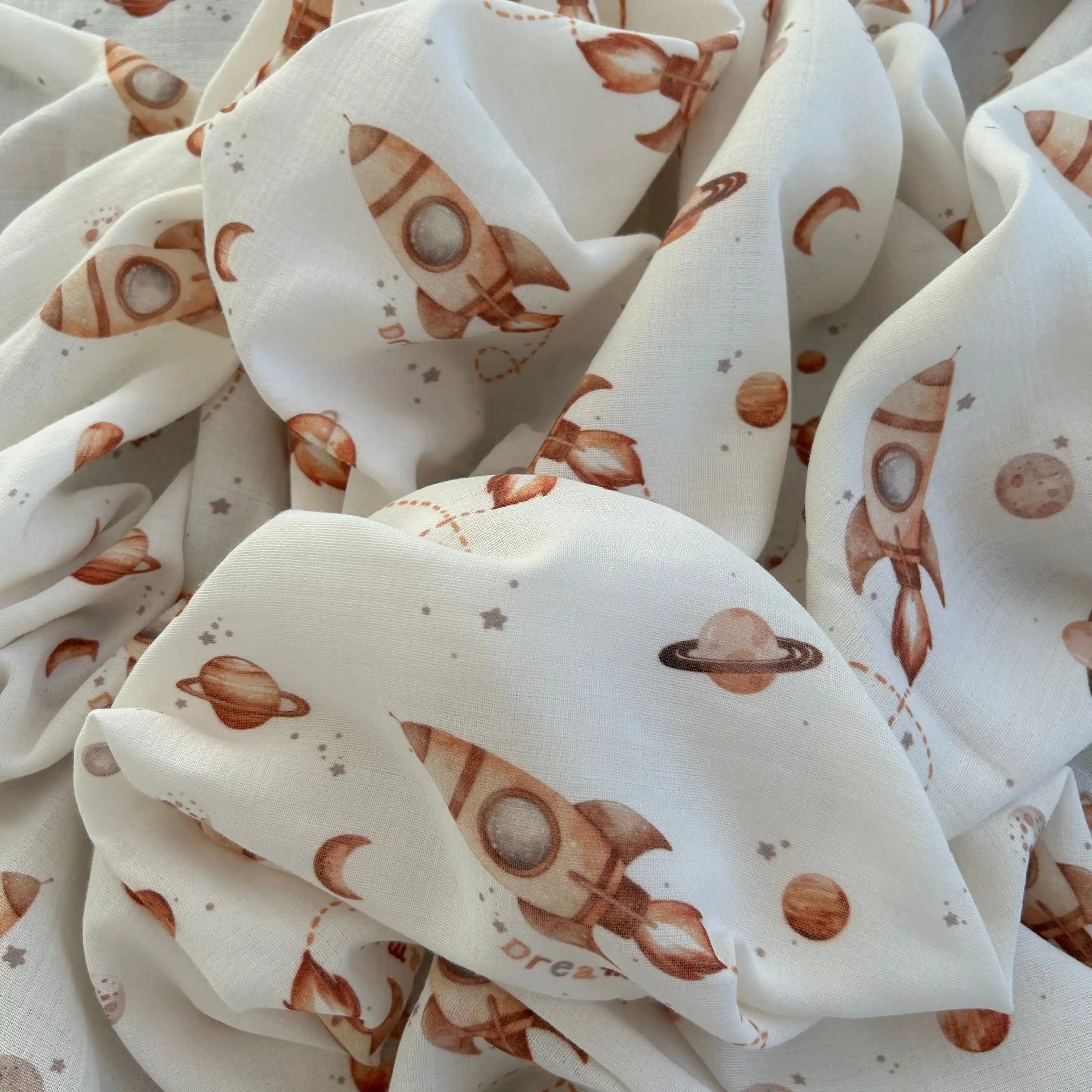 Müslin Kumaş Bebek Kıyafetleri: Doğallık ve Güvenliğin En Güzel Buluşması