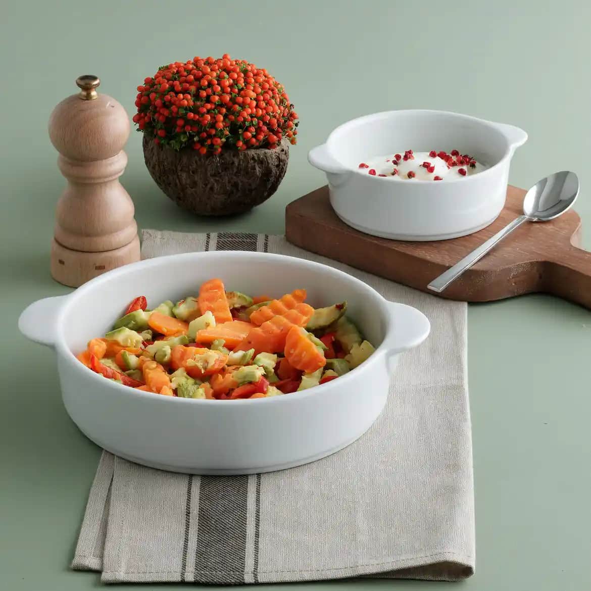 Mutfak Dekorasyonunda Fırın Kaplarının Estetik ve İşlevsel Rolü