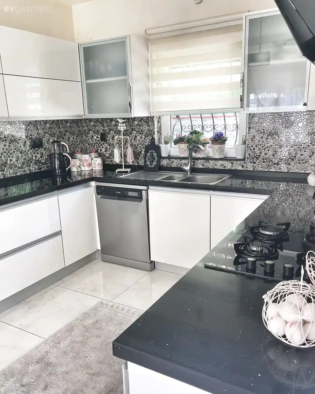 Mutfak Seramikleri Seçimi ve Trendleri: Estetik ve İşlevselliğin Birleştiği Nokta