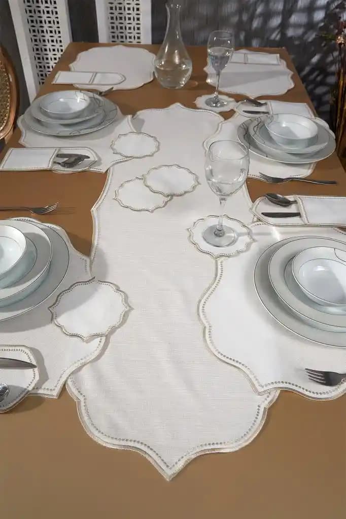 Nakışlı Amerikan Servisleri ile Ev Dekorasyonunuza Zarafet Katın ve Şıklığı Yakalayın