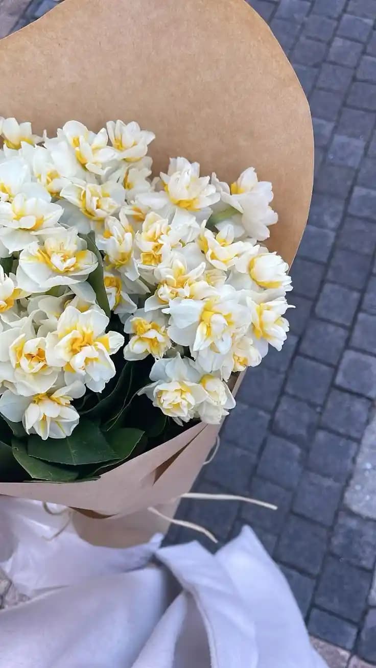 Nergis Çiçeği ile Dekorasyonda Zarafet ve Ferahlık Sağlayan Fikirler